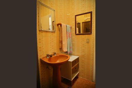 Casa à venda com 116m², 2 quartos e 1 vagaBanheiro 