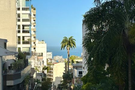 Apartamento à venda com 170m², 4 quartos e 4 vagasÁrea comum - Playground