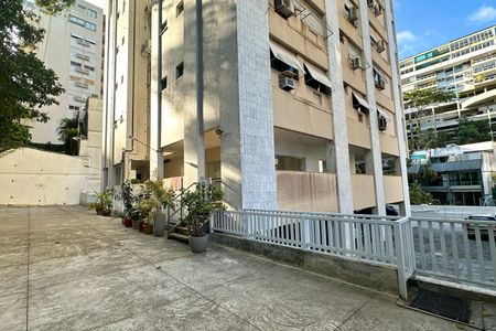 Apartamento à venda com 170m², 4 quartos e 4 vagasÁrea comum - Playground