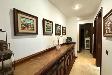 Apartamento à venda com 170m², 4 quartos e 4 vagasCorredor