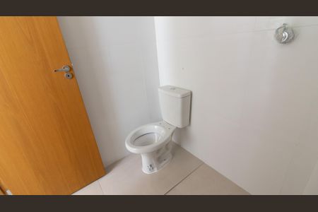 Apartamento à venda com 38m², 2 quartos e sem vaga Apartamento à venda com 38m², 2 quartos e sem vagaBanheiro