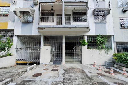 Apartamento à venda com 52m², 1 quarto e 1 vaga Apartamento à venda com 52m², 1 quarto e 1 vagaFachada