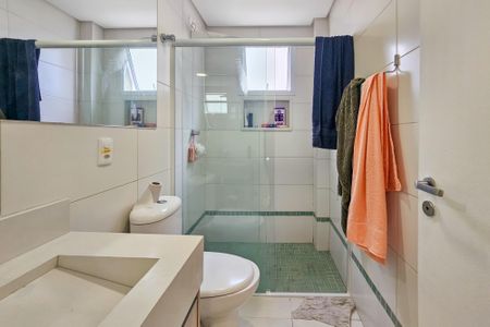 Apartamento para alugar com 77m², 2 quartos e 2 vagas Apartamento para alugar com 77m², 2 quartos e 2 vagasBanheiro da suíte