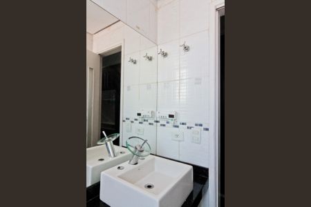 Apartamento para alugar com 100m², 3 quartos e 2 vagasBanheiro da Suíte