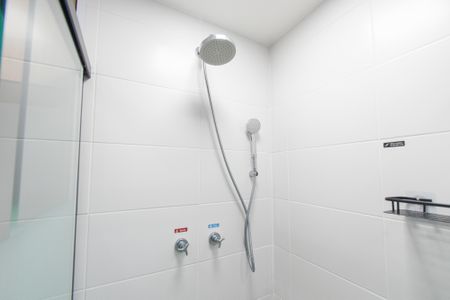 Banheiro Social de kitnet/studio para alugar com 1 quarto, 20m² em Ipiranga, São Paulo