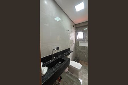 Casa à venda com 142m², 3 quartos e 4 vagas Casa à venda com 142m², 3 quartos e 4 vagasBanheiro