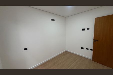Casa à venda com 142m², 3 quartos e 4 vagas Casa à venda com 142m², 3 quartos e 4 vagasQuarto 2