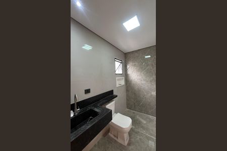 Casa à venda com 142m², 3 quartos e 4 vagas Casa à venda com 142m², 3 quartos e 4 vagasBanheiro da Suíte