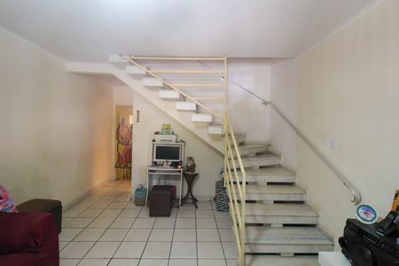 Casa à venda com 130m², 2 quartos e 2 vagasSala