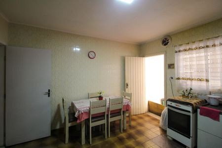 Casa à venda com 130m², 2 quartos e 2 vagasCozinha