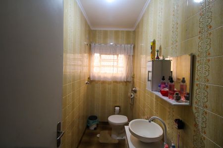 Casa à venda com 130m², 2 quartos e 2 vagasLavabo