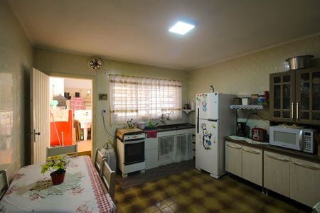 Casa à venda com 130m², 2 quartos e 2 vagasCozinha