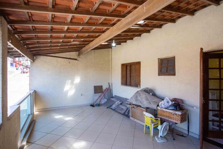 Casa para alugar com 252m², 3 quartos e 2 vagasVaranda