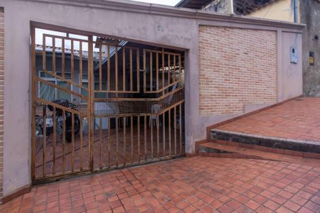 Casa à venda com 110m², 4 quartos e 4 vagas Casa à venda com 110m², 4 quartos e 4 vagasFachada