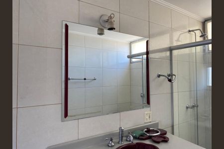 Apartamento para alugar com 140m², 2 quartos e 2 vagas Apartamento para alugar com 140m², 2 quartos e 2 vagasBanheiro da Suíte