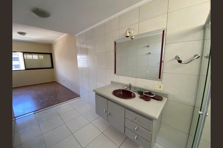 Apartamento para alugar com 140m², 2 quartos e 2 vagas Apartamento para alugar com 140m², 2 quartos e 2 vagasBanheiro da Suíte