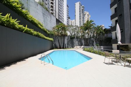 Apartamento à venda com 140m², 3 quartos e 3 vagasÁrea comum - Piscina