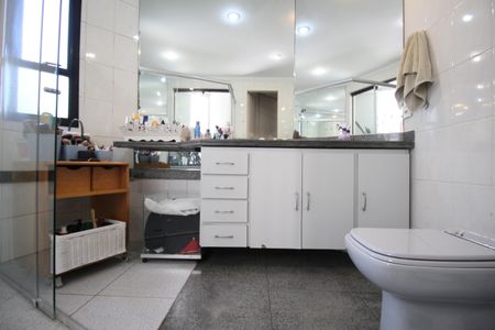 Apartamento à venda com 140m², 3 quartos e 3 vagasBanheiro Suite 