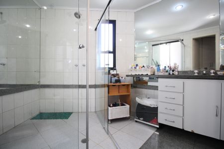 Apartamento à venda com 140m², 3 quartos e 3 vagasBanheiro Suite 