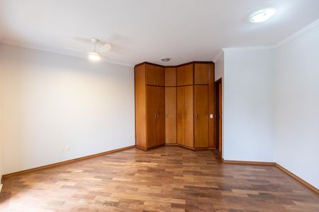 Casa de condomínio para alugar com 710m², 5 quartos e 6 vagasSuíte 2