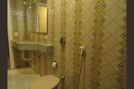 Casa para alugar com 210m², 4 quartos e 2 vagasBanheiro 2