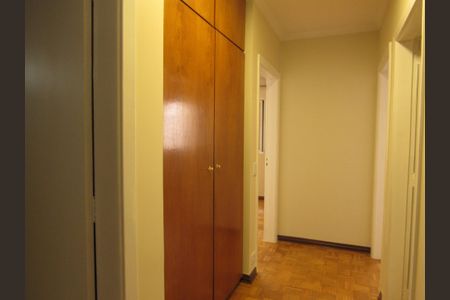 Casa para alugar com 210m², 4 quartos e 2 vagasCorredor