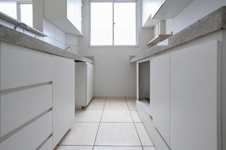 Apartamento para alugar com 48m², 2 quartos e 1 vaga Apartamento para alugar com 48m², 2 quartos e 1 vagaCozinha e Área de Serviço