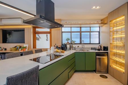 Apartamento à venda com 115m², 2 quartos e 2 vagasCozinha