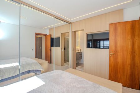 Apartamento à venda com 115m², 2 quartos e 2 vagasSuíte 