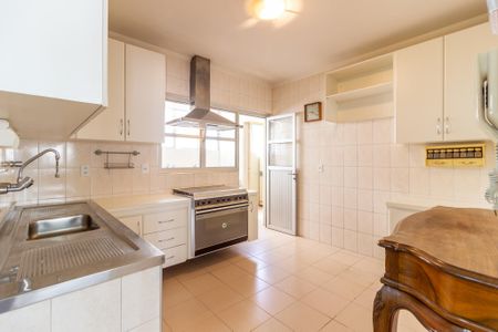 Apartamento para alugar com 110m², 3 quartos e 2 vagas Apartamento para alugar com 110m², 3 quartos e 2 vagasCozinha