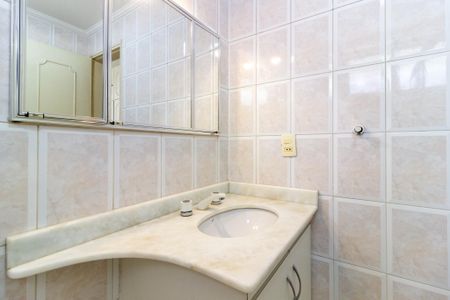 Apartamento para alugar com 110m², 3 quartos e 2 vagas Apartamento para alugar com 110m², 3 quartos e 2 vagasBanheiro da Suíte