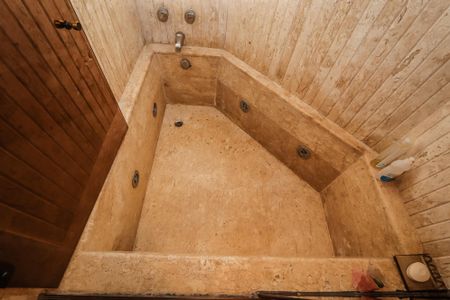 Apartamento à venda com 157m², 2 quartos e 2 vagas Apartamento à venda com 157m², 2 quartos e 2 vagasBanheiro da Suite Master