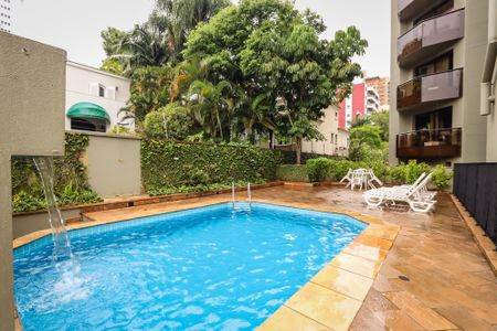 Apartamento à venda com 157m², 2 quartos e 2 vagas Apartamento à venda com 157m², 2 quartos e 2 vagasÁrea comum - Piscina