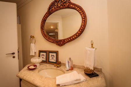 Apartamento à venda com 157m², 2 quartos e 2 vagas Apartamento à venda com 157m², 2 quartos e 2 vagasLavabo