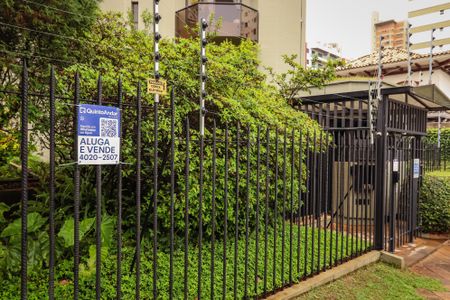 Apartamento à venda com 157m², 2 quartos e 2 vagas Apartamento à venda com 157m², 2 quartos e 2 vagasFachada com a placa