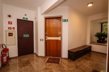 Apartamento à venda com 157m², 2 quartos e 2 vagas Apartamento à venda com 157m², 2 quartos e 2 vagasHall Social