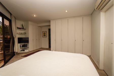 Apartamento à venda com 157m², 2 quartos e 2 vagas Apartamento à venda com 157m², 2 quartos e 2 vagasSuite Master