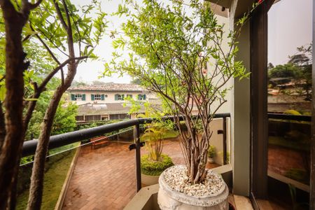 Apartamento à venda com 157m², 2 quartos e 2 vagas Apartamento à venda com 157m², 2 quartos e 2 vagasVaranda