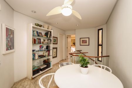 Apartamento à venda com 157m², 2 quartos e 2 vagas Apartamento à venda com 157m², 2 quartos e 2 vagasSala das Suites