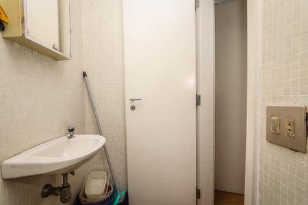 Apartamento à venda com 157m², 2 quartos e 2 vagas Apartamento à venda com 157m², 2 quartos e 2 vagasBanheiro de Serviço