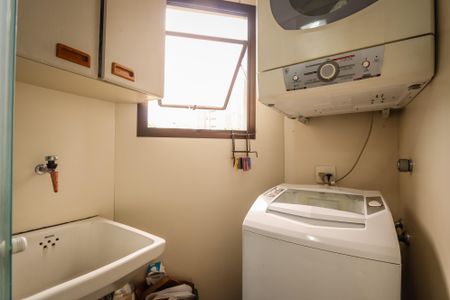 Apartamento à venda com 157m², 2 quartos e 2 vagas Apartamento à venda com 157m², 2 quartos e 2 vagasLavanderia