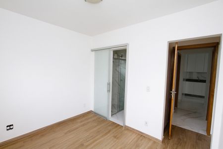 Apartamento para alugar com 65m², 3 quartos e 1 vagaSuíte