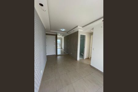 Sala de apartamento à venda com 2 quartos, 60m² em Alphaville, Barueri