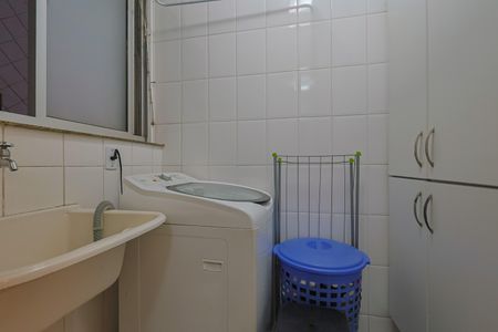 Apartamento à venda com 78m², 3 quartos e 2 vagas Apartamento à venda com 78m², 3 quartos e 2 vagasCozinha e Área de Serviço