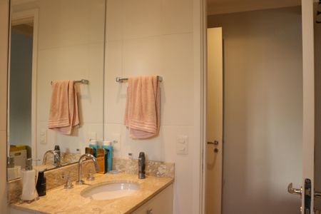 Apartamento à venda com 155m², 3 quartos e 2 vagasBanheiro 1