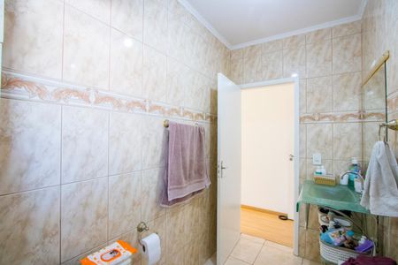Casa à venda com 213m², 3 quartos e 2 vagasBanheiro do quarto 1