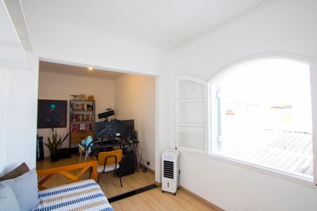 Casa à venda com 213m², 3 quartos e 2 vagasQuarto 2