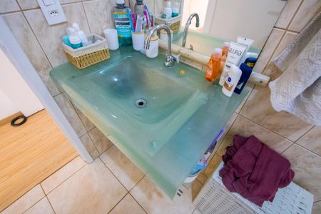 Casa à venda com 213m², 3 quartos e 2 vagasBanheiro do quarto 1