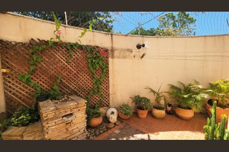 Casa à venda com 193m², 3 quartos e 2 vagasQuintal