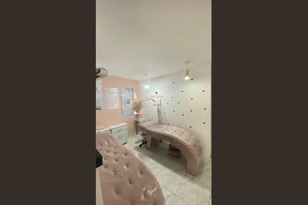 Casa à venda com 210m², 4 quartos e 2 vagasSala